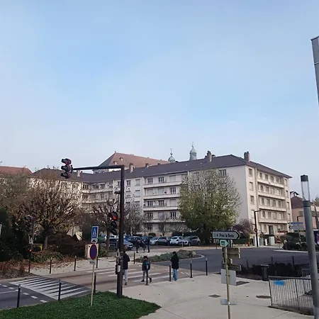 Le Chateau Apartment